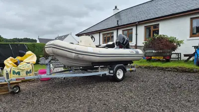 On the trailer, bow quarter