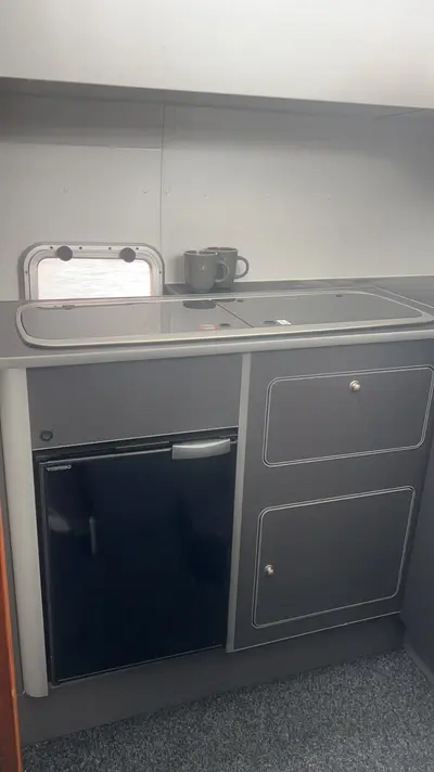 1989 Colvic Suncruiser 35 — Galley, fridge and hob
