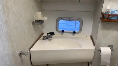 1989 Colvic Suncruiser 35 — Heads, basin and shower mixer
