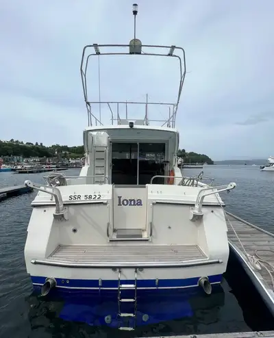 Stern-to, teak bathing platform