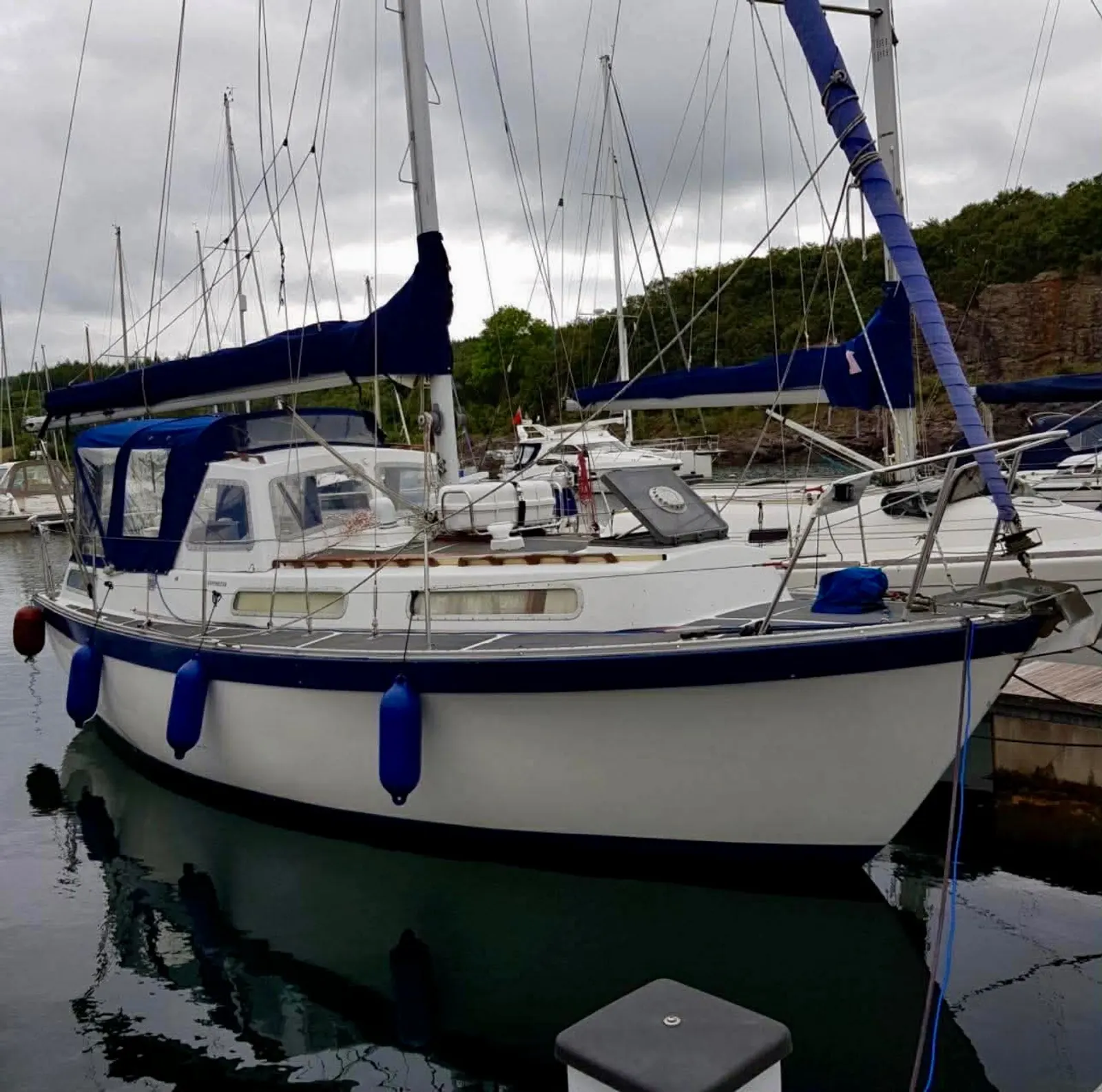 1979 Trident Warrior 30 — Hull