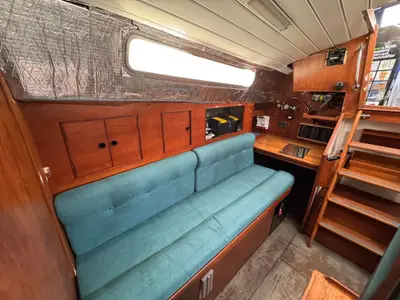Saloon seating