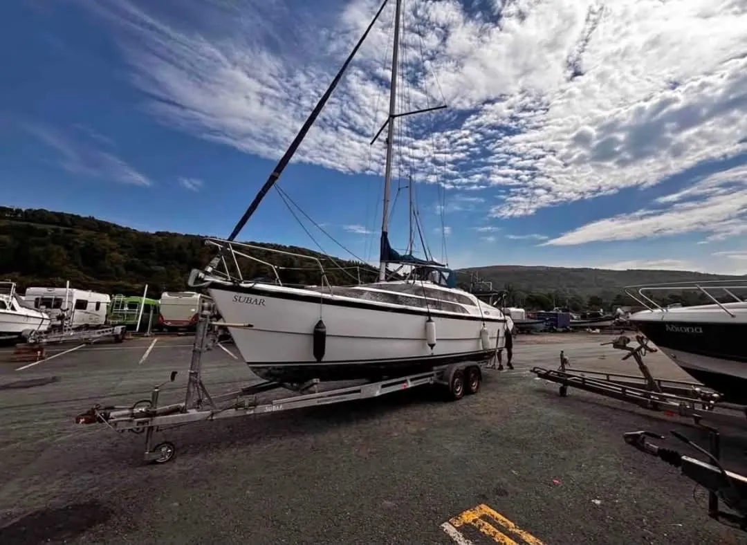2004 MacGregor 26M “Subar” — On trailer