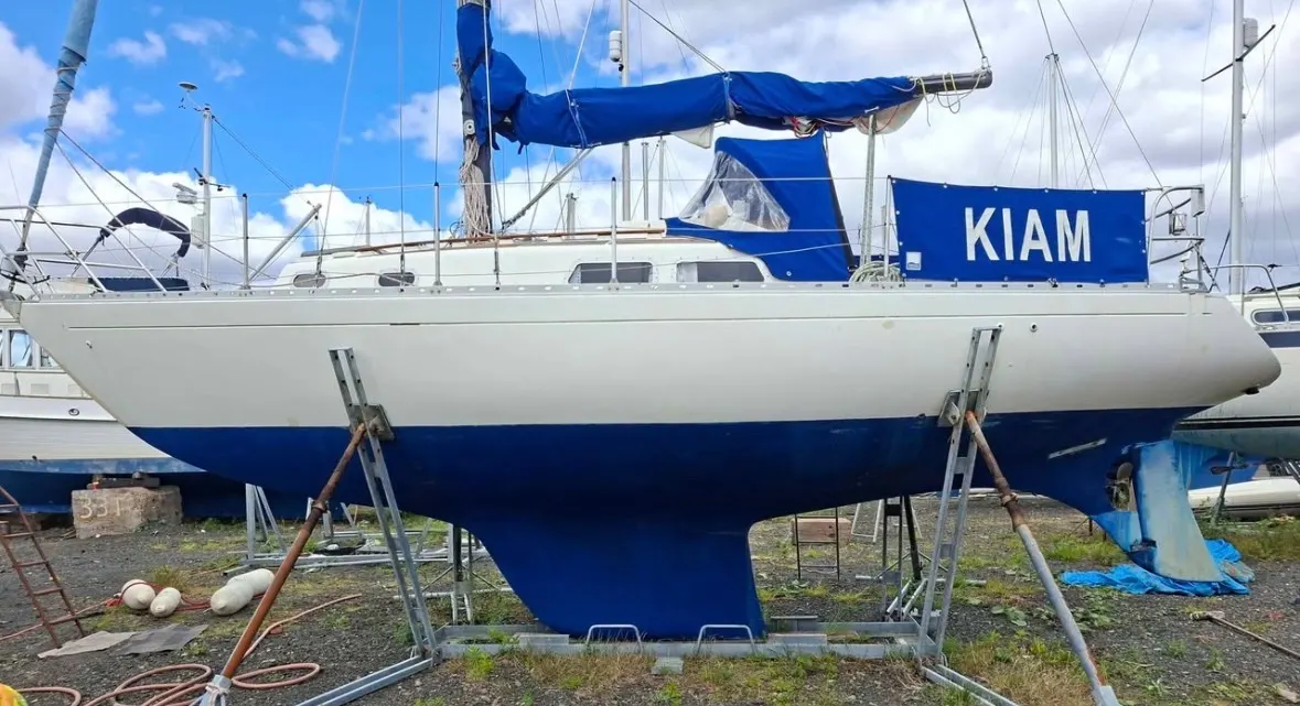 Elizabethan 30 “Kiam” — Photograph