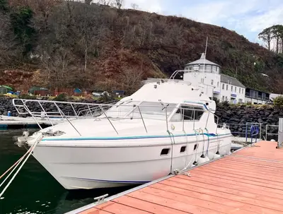 1989 Colvic Suncruiser 35 — Alongside, winter berth