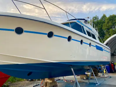 1981 Fairline 40 — Ashore — hull and flybridge, freshly painted