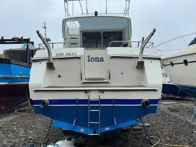 1989 Colvic Suncruiser 35 — Stern ashore, trim tabs and shafts