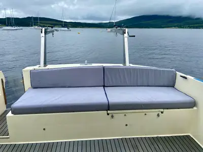 Aft deck seating