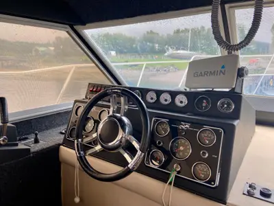 1981 Fairline 40 — Lower helm and engine gauges